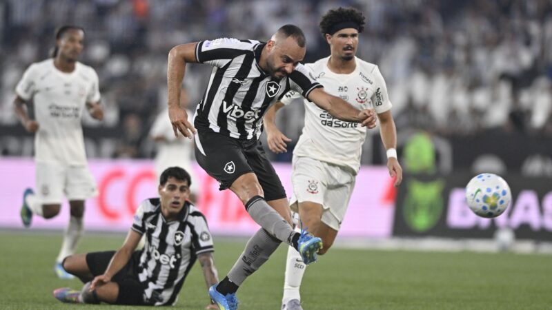 Análise: Botafogo domina o Corinthians e dá melhor resposta possível após eliminação