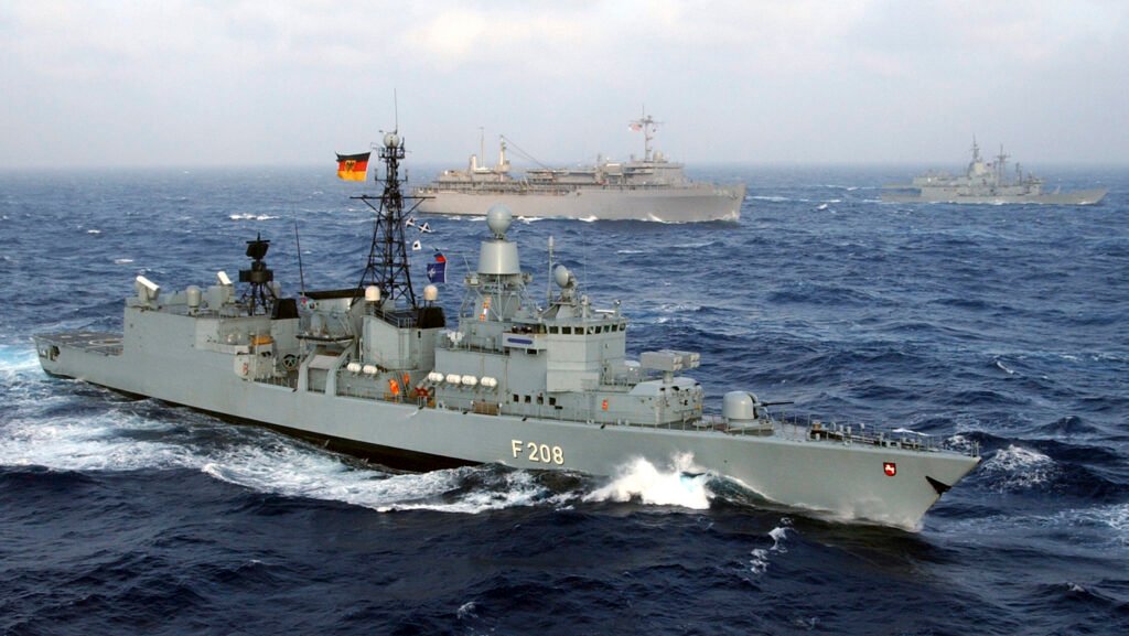 Gigante da defesa oferece 12 bilhões de euros e tenta assumir programa naval travado na Alemanha