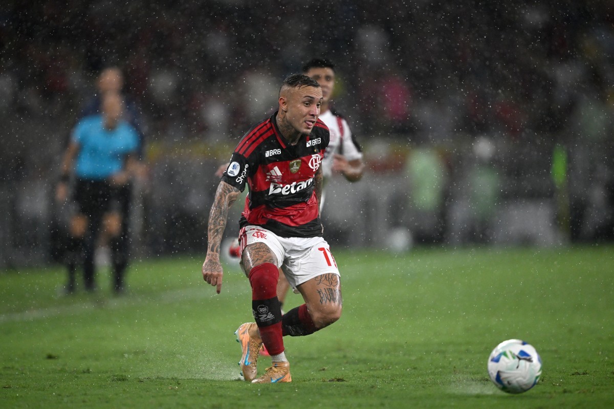 Veja jogadores que perderam espaço e podem deixar o Flamengo na janela