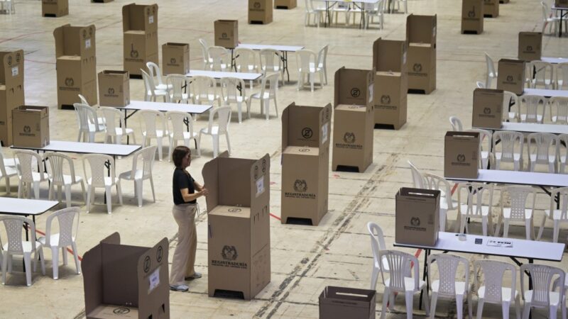 Eleição na Colômbia opõe reformas de esquerda a propostas de segurança da direita
