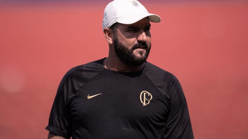 Ponte acelera procura por técnico e coloca Danilo, ex-Corinthians, entre os cotados para o cargo
