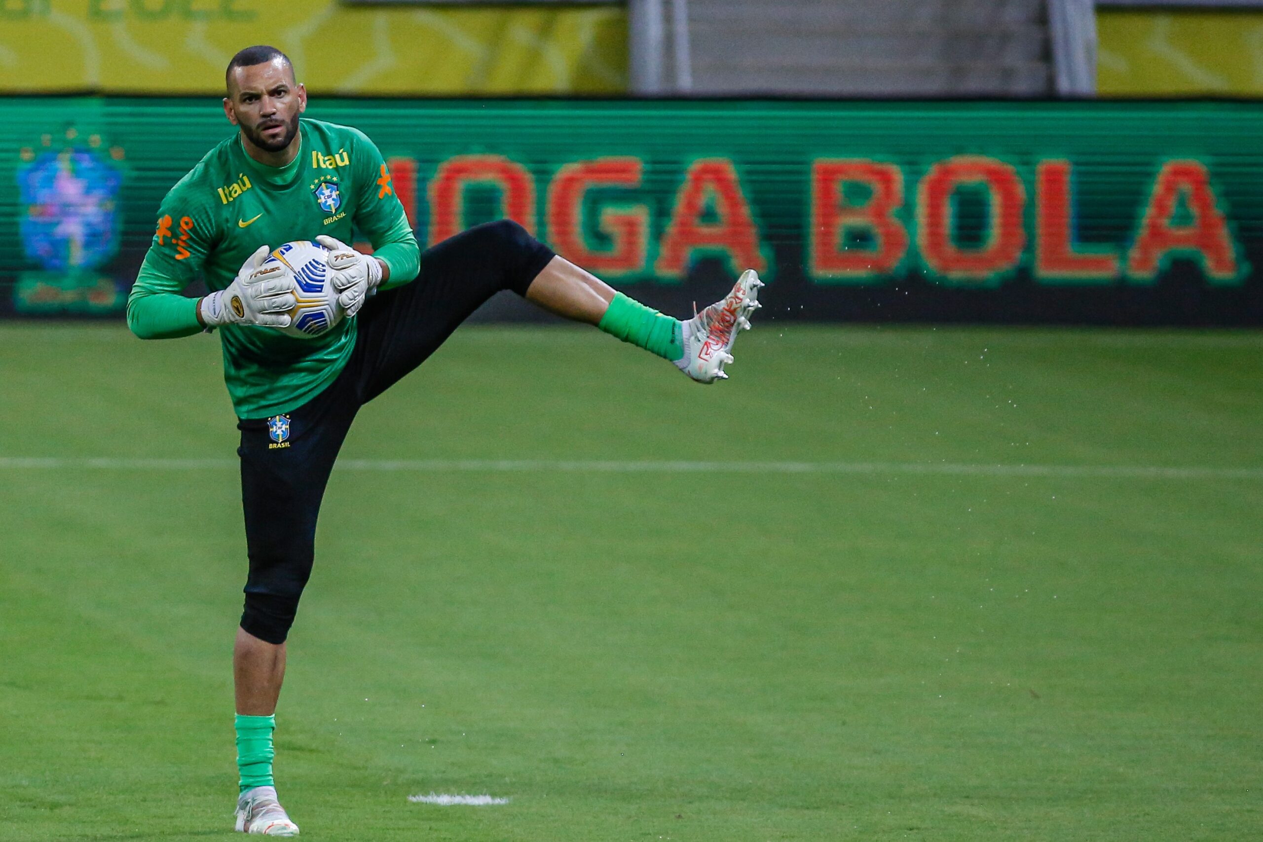 Weverton se torna 2º jogador mais velho convocado pelo Brasil para uma Copa do Mundo