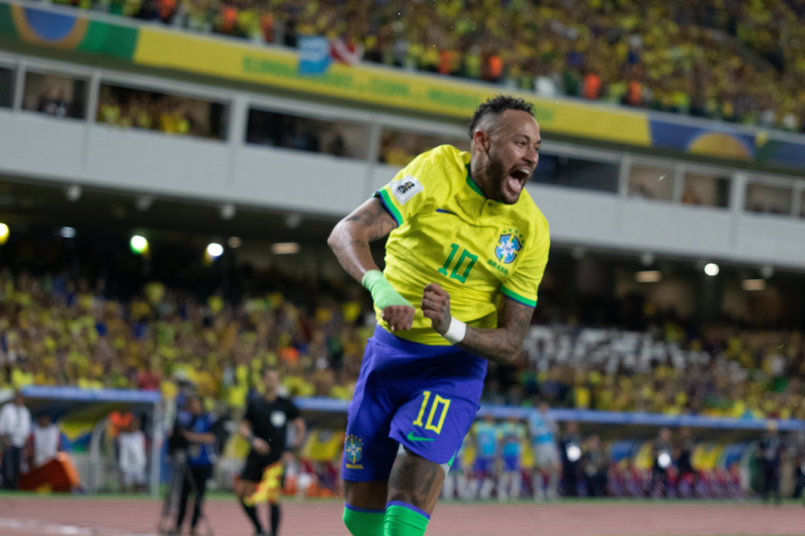 Confirmado na Copa, Neymar marcou últimos gols e virou maior artilheiro pelo Brasil em jogo no Mangueirão