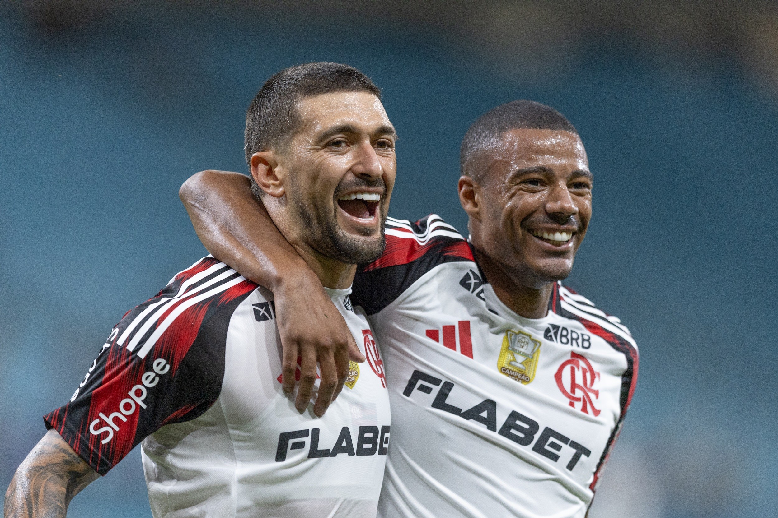 Flamengo libera Arrascaeta, De La Cruz e mais sete para se apresentarem às seleções antes da Copa