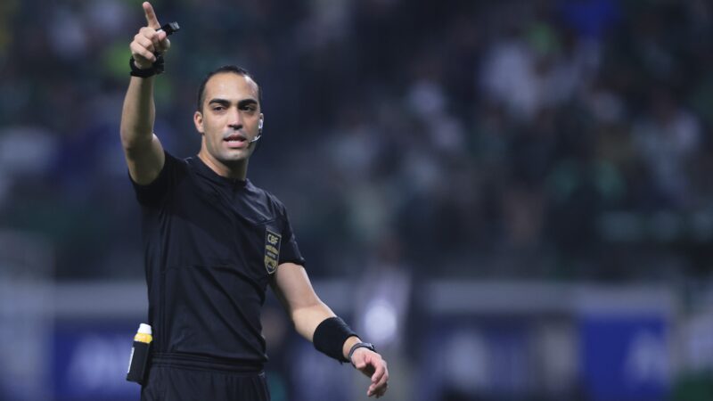 Flamengo x Palmeiras: Davi Lacerda apita jogo válido pelo Campeonato Brasileiro