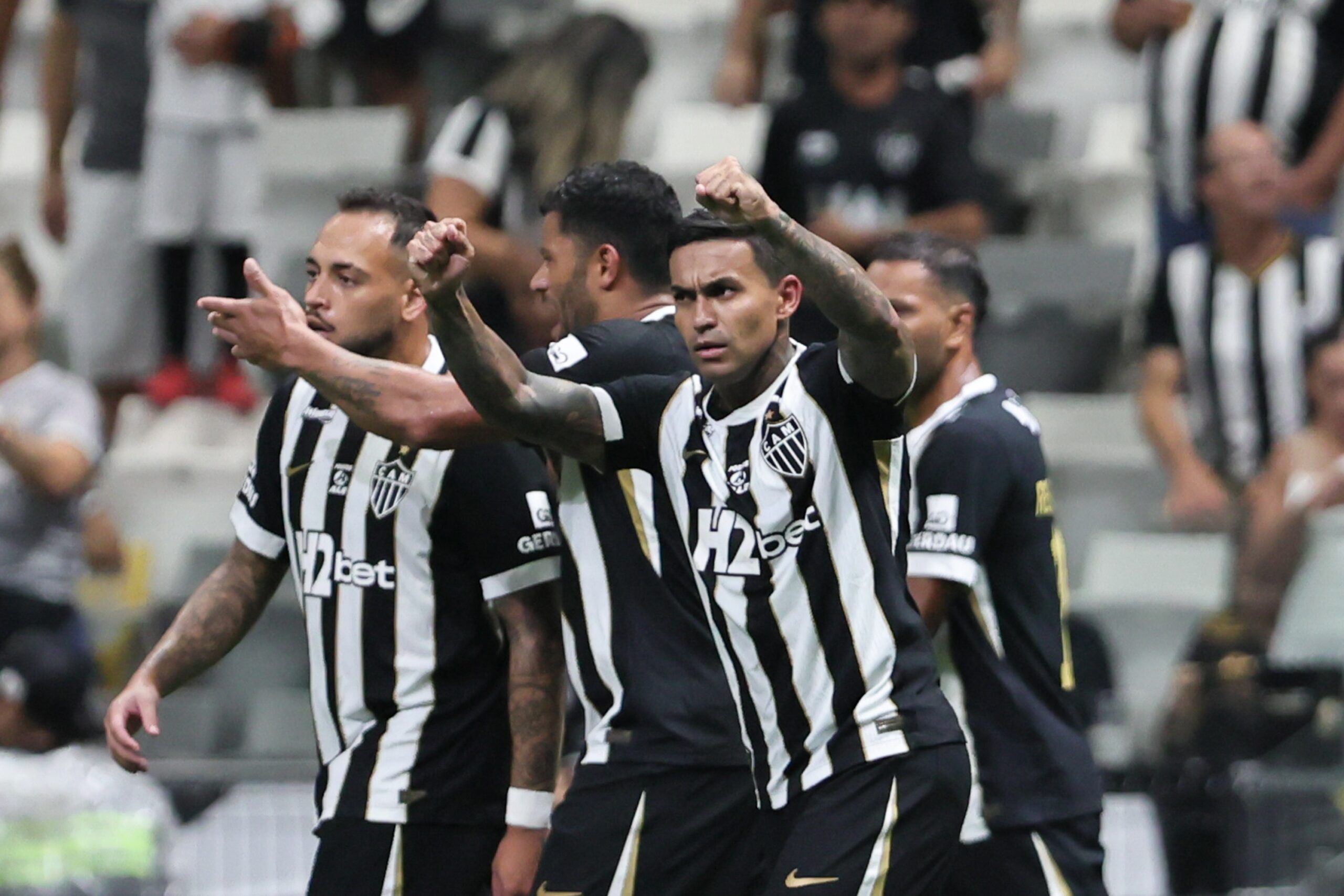 Um ano após deixar o Cruzeiro para defender o Atlético-MG, Dudu tem jogado mais?