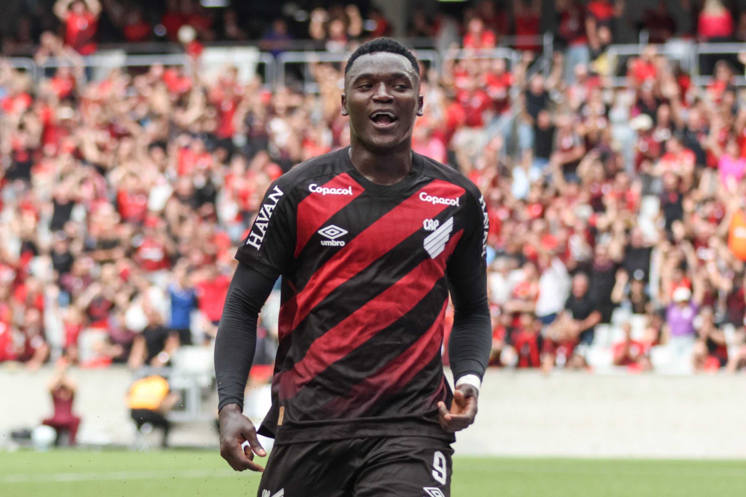 Pré-lista da Colômbia tem artilheiro do Brasileiro, mais dois do Athletico e capitão do Coritiba
