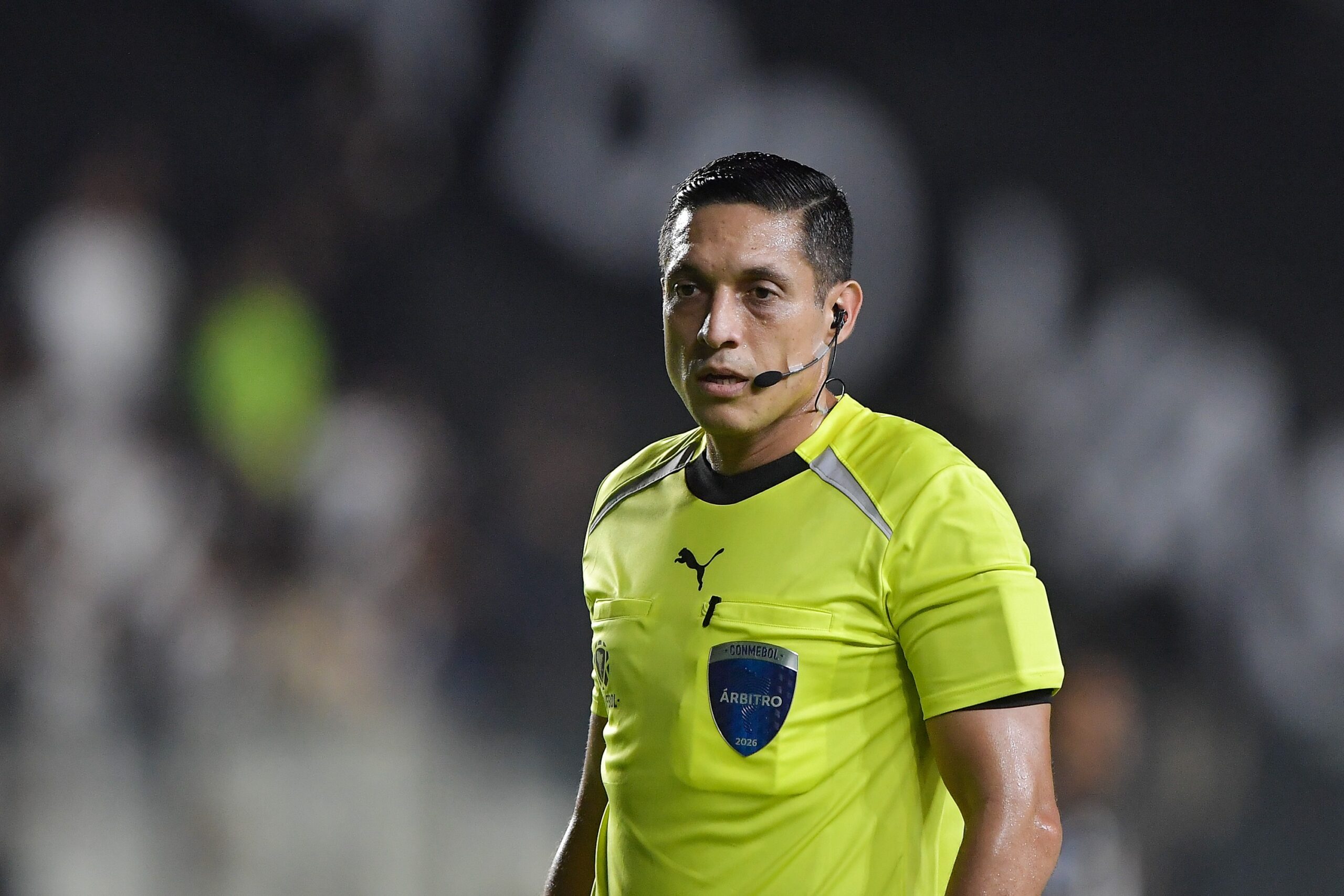 Boca x Cruzeiro: Conmebol define árbitro, e imprensa argentina repercute “antecedente polêmico”
