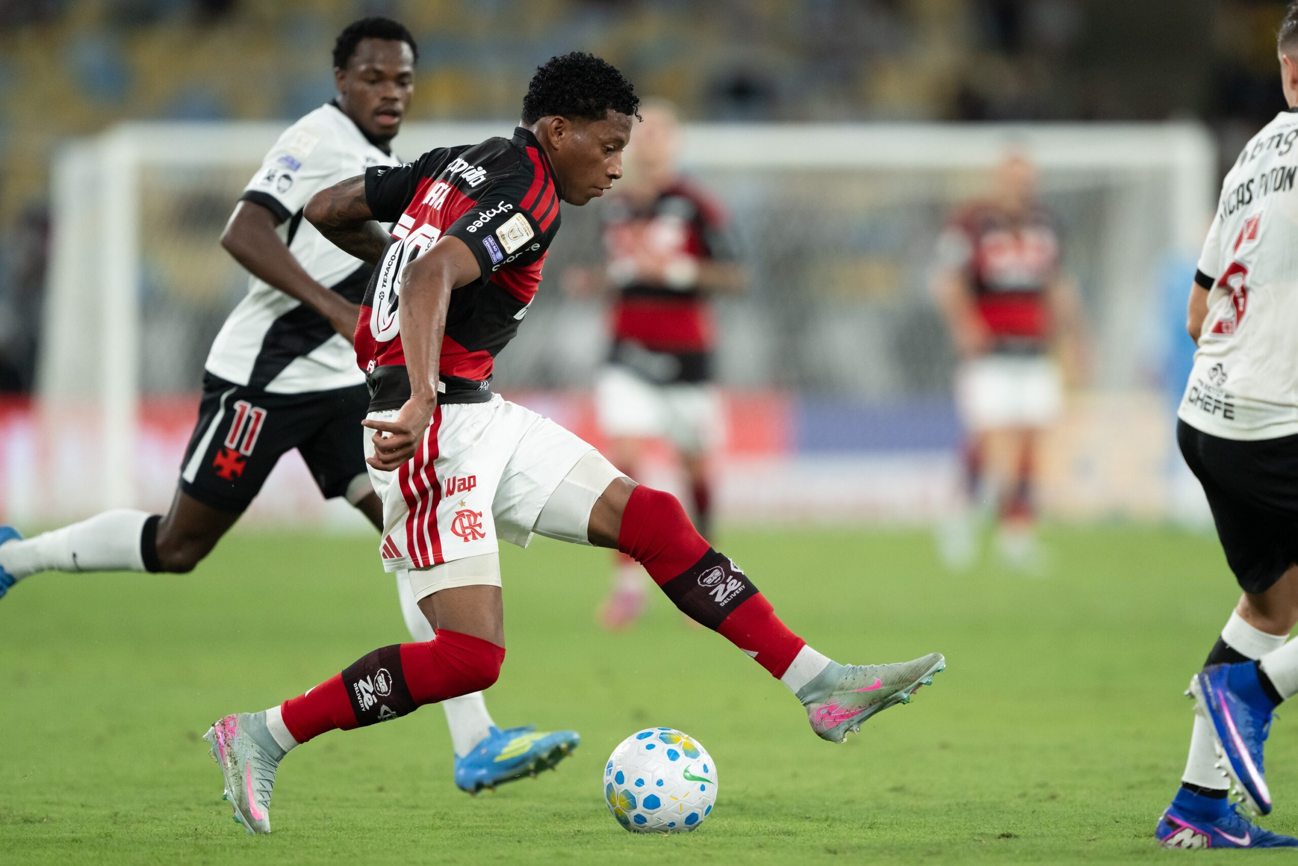 Plata treina na reapresentação do Flamengo, que ainda não deve ter Paquetá e Pulgar na Libertadores