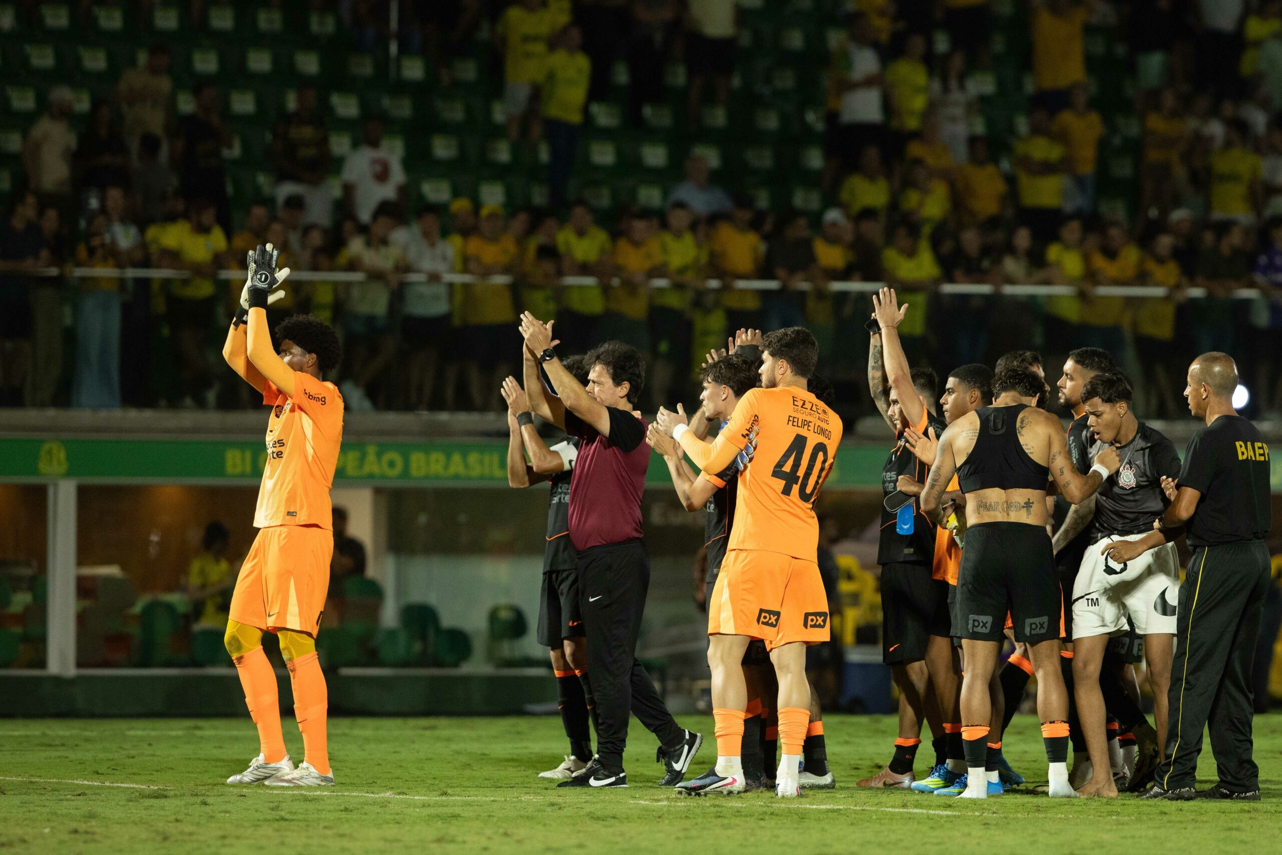 Corinthians abre sequência para tentar se resolver nas copas e focar em recuperação no Brasileirão
