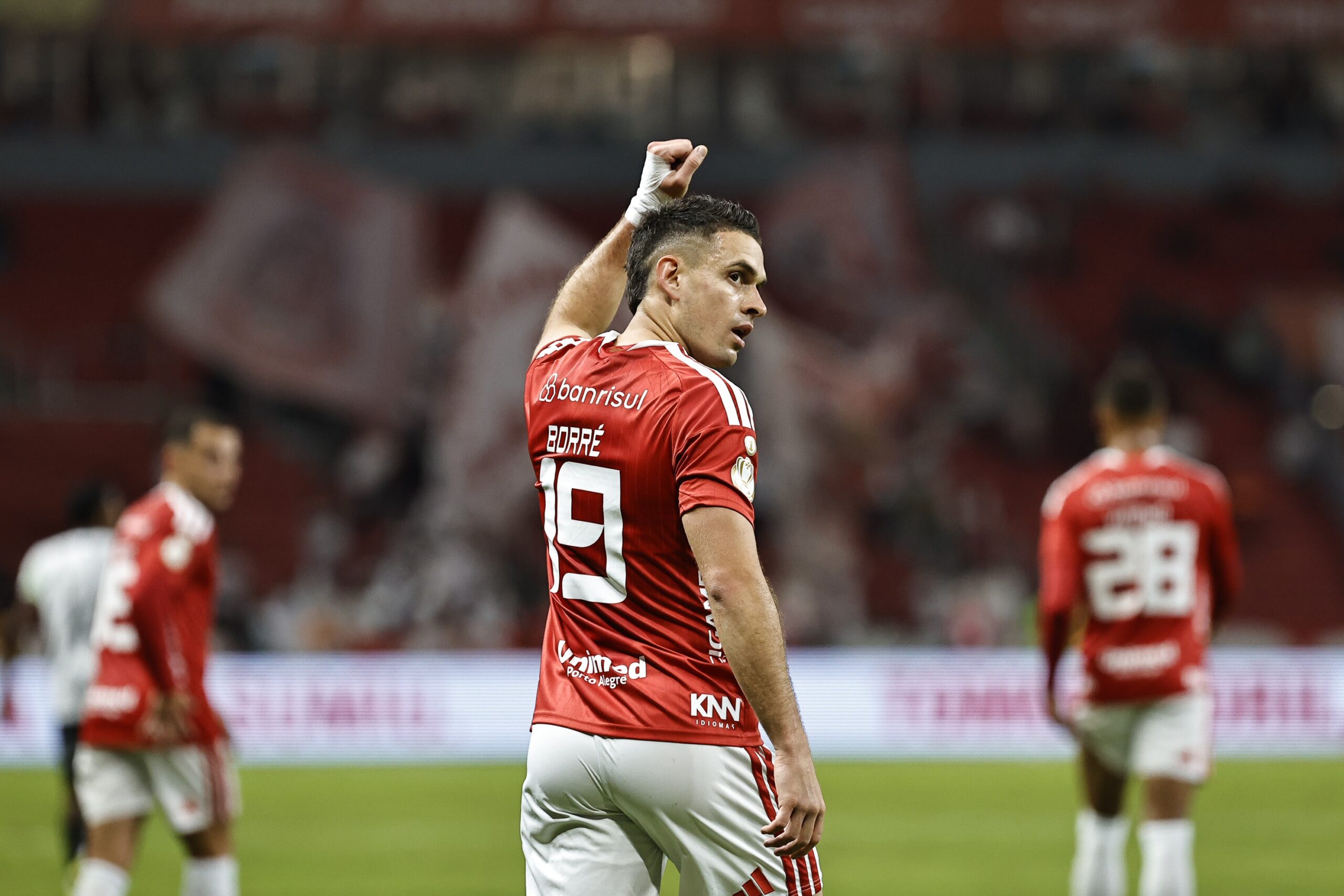 Borré marca mais um pelo Inter e já ultrapassa número de gols da última temporada