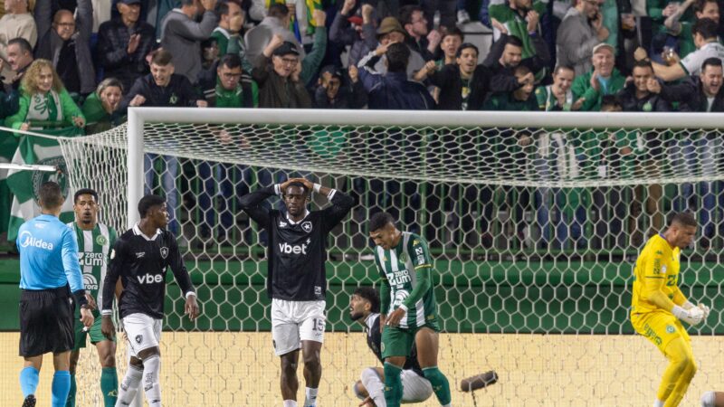 Análise: Botafogo volta a decepcionar, empilha eliminações e vive crise sem fim em 2026