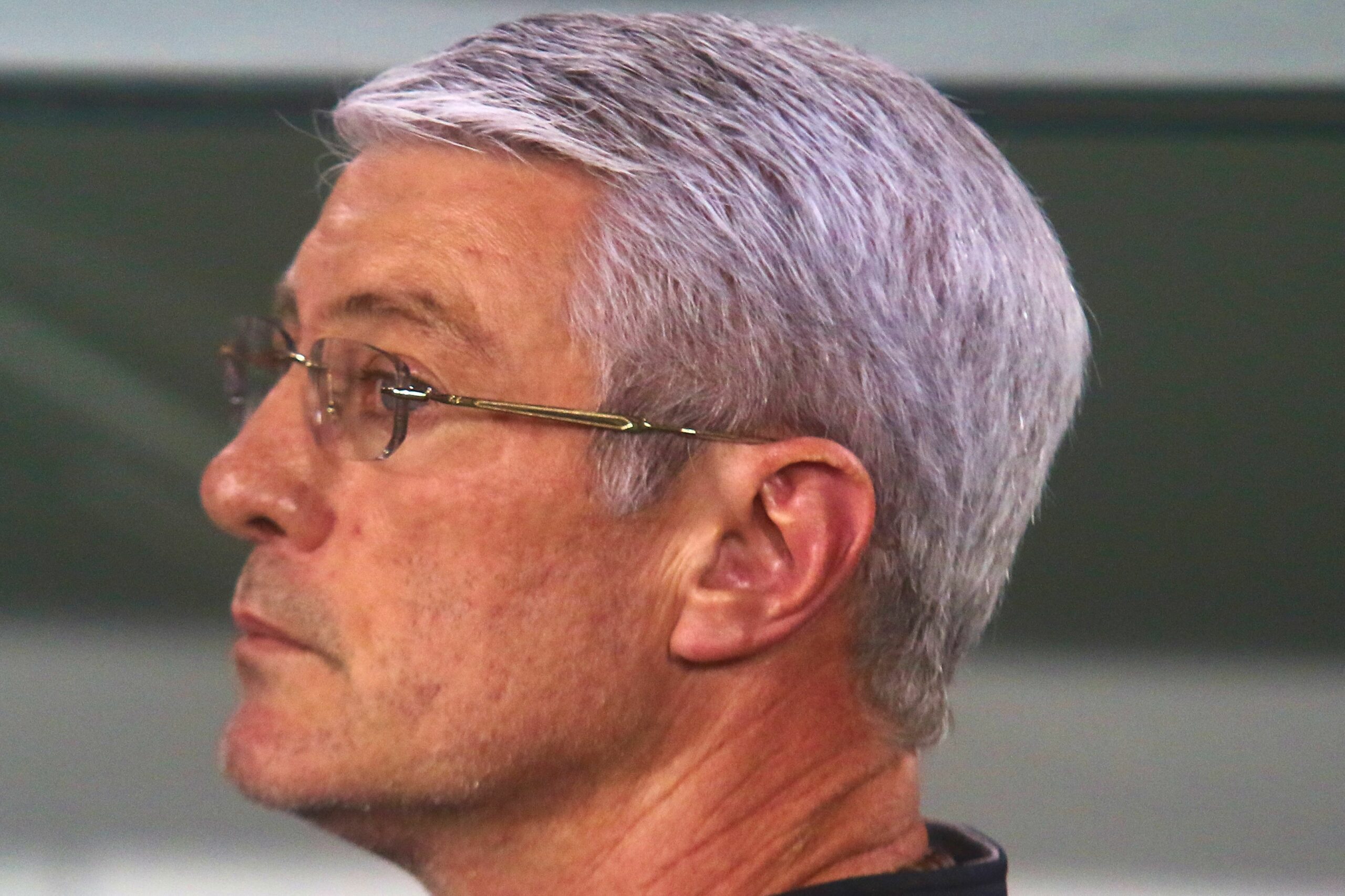 Odair vê Athletico merecedor da vitória contra o Flamengo e critica arbitragem: “Critério subjetivo”