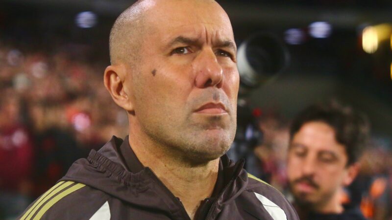 Jardim diz que não existem projetos a longo prazo no Flamengo: “Vive de vitórias”