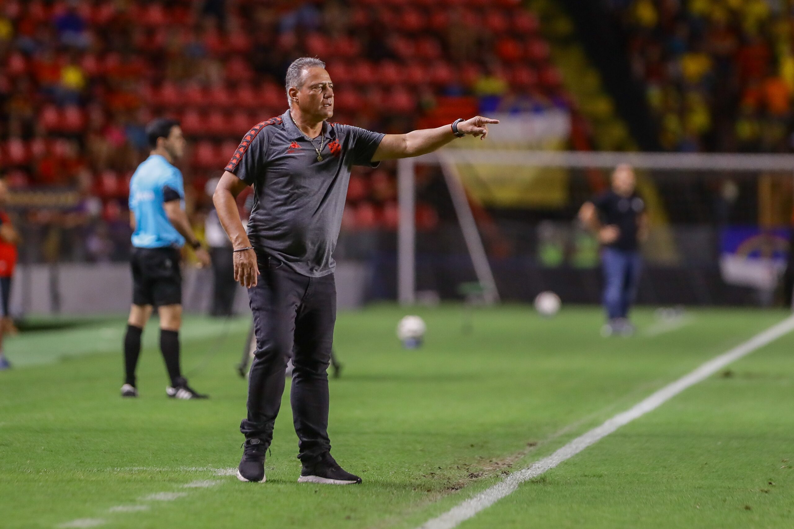 Técnico do Sport lamenta primeira derrota na Série B: “A gente acabou sendo envolvido”