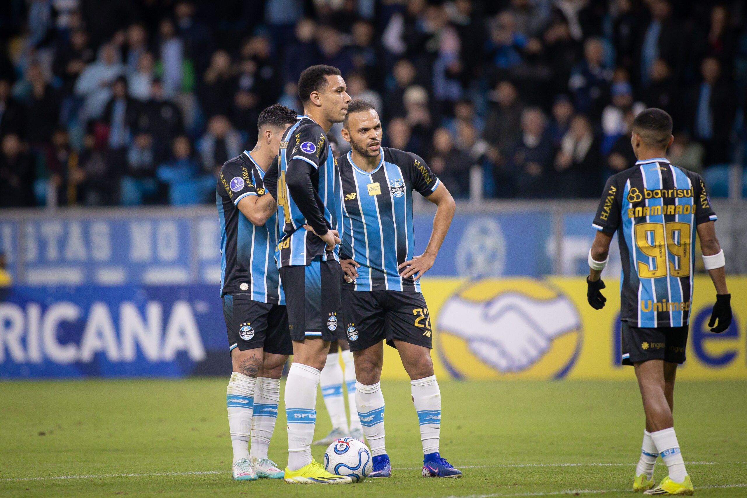 Análise: vitória sobre o Palestino pressiona Castro por teste no Grêmio contra o Santos