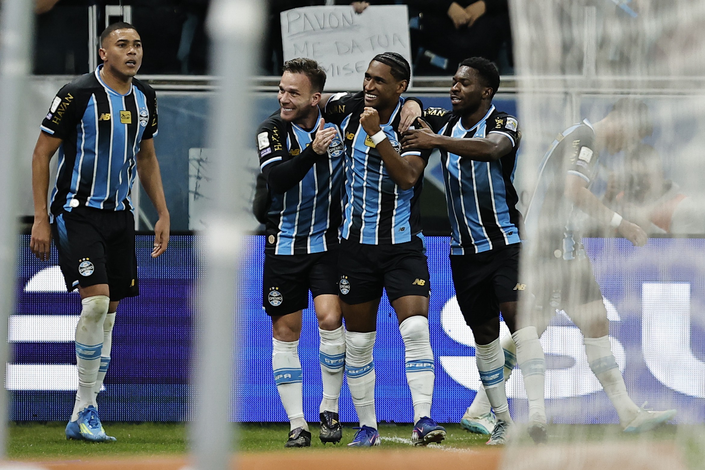Análise: seis nomes crescem e sustentam batalha vitoriosa do Grêmio contra o Santos