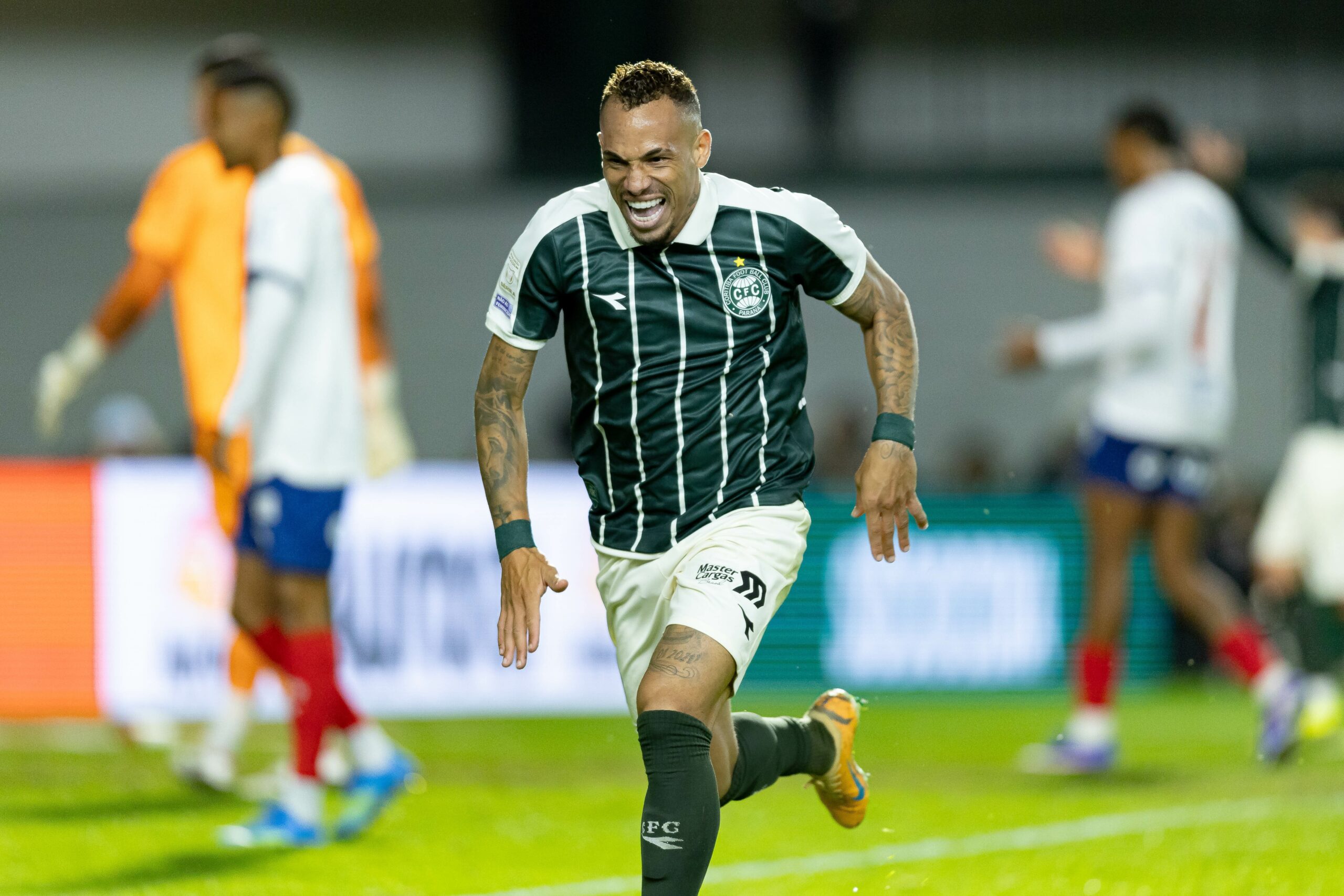 Flamengo x Coritiba: Breno Lopes volta ao Maracanã com status de artilheiro e recordações de título