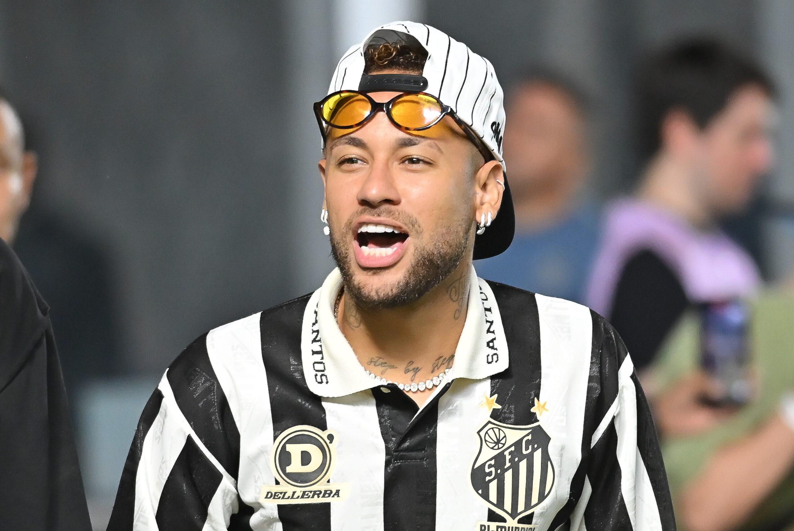 “Problema do quê?”: Neymar responde sobre recuperação de edema no Santos; vídeo