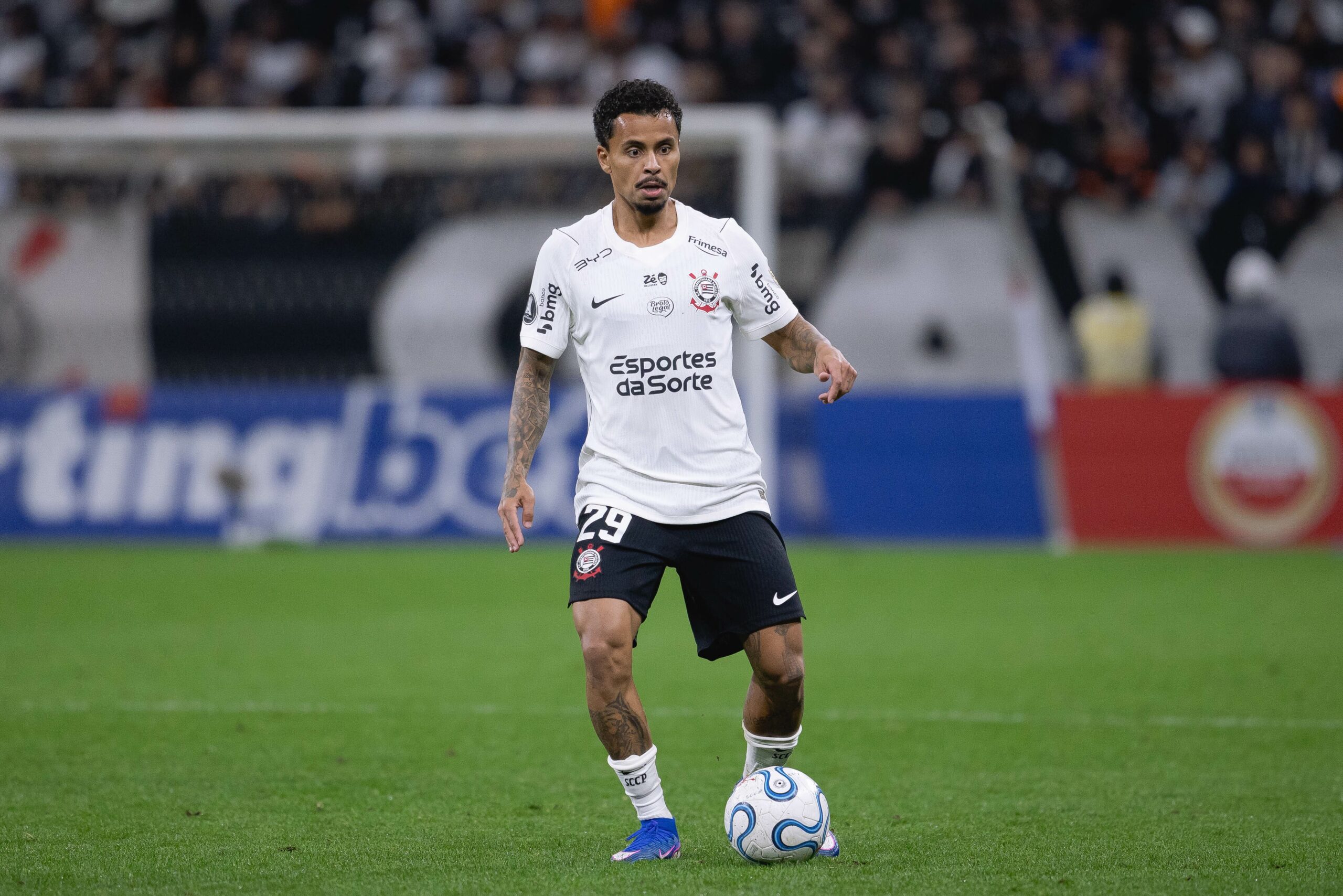 Diniz busca alternativas para o meio-campo do Corinthians e tem dificuldade para achar titular