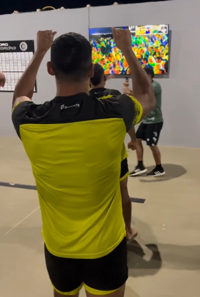 Jogadores do ASA comemoram a convocação do Neymar; assista