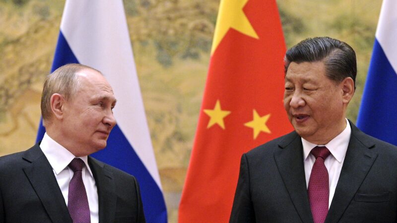 Putin chega à China mais dependente de Xi em comércio, tecnologia e finanças