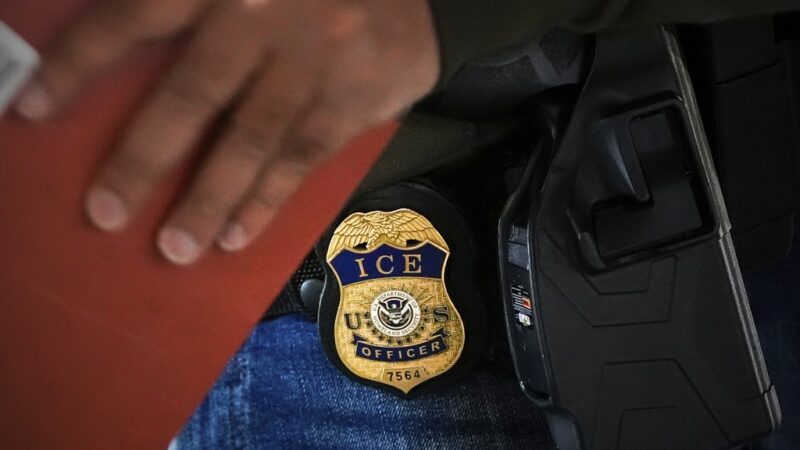 Maior centro de detenção de imigrantes nos EUA é alvo de ação judicial após denúncias de abusos