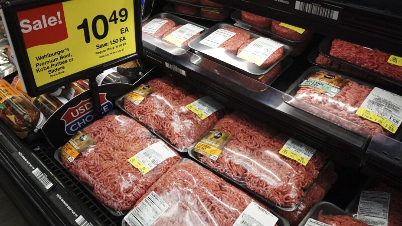 Trump assinará medidas para ampliar importações de carne bovina, diz agência