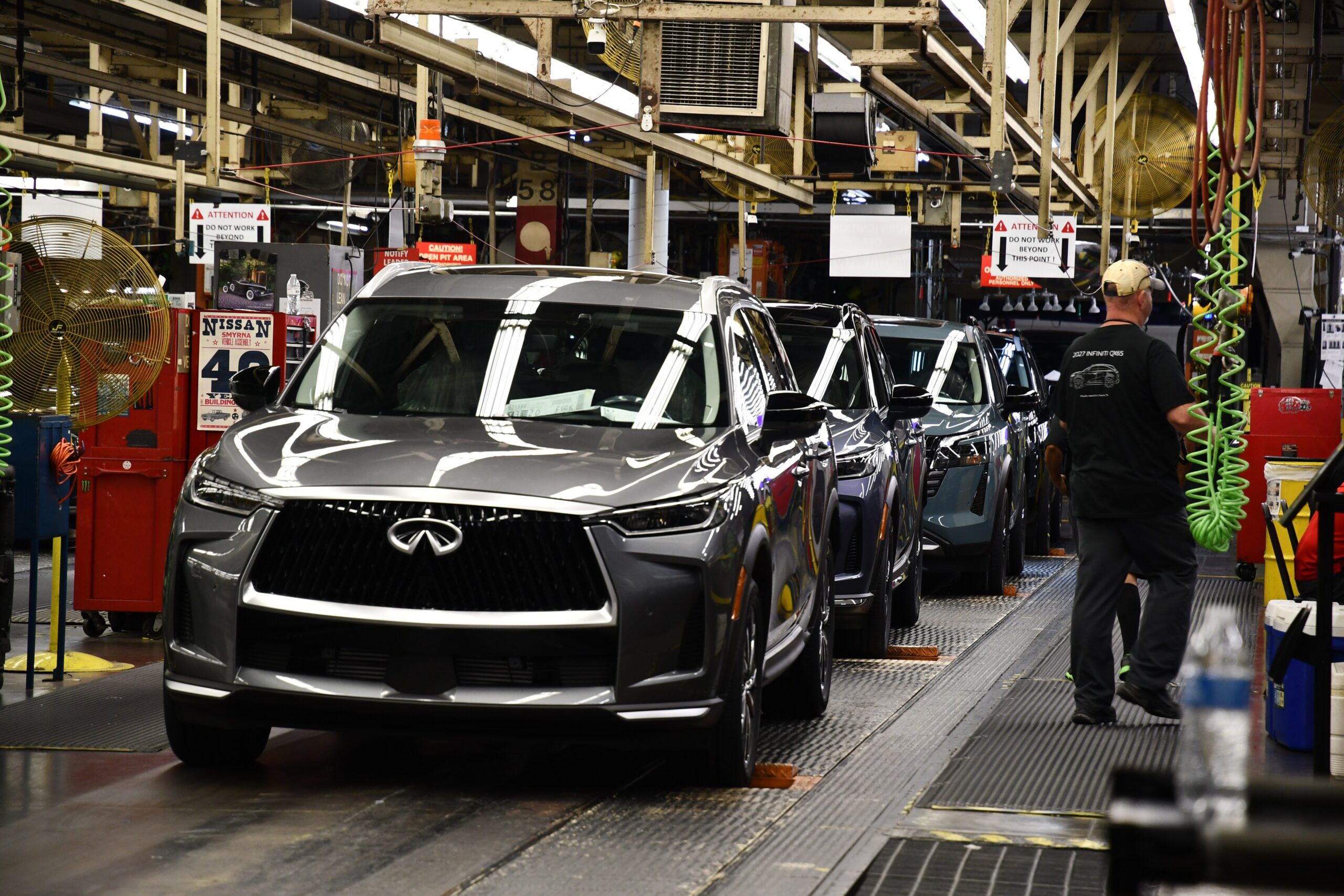 Nissan reduz prejuízo, mas segue no vermelho e corta custos