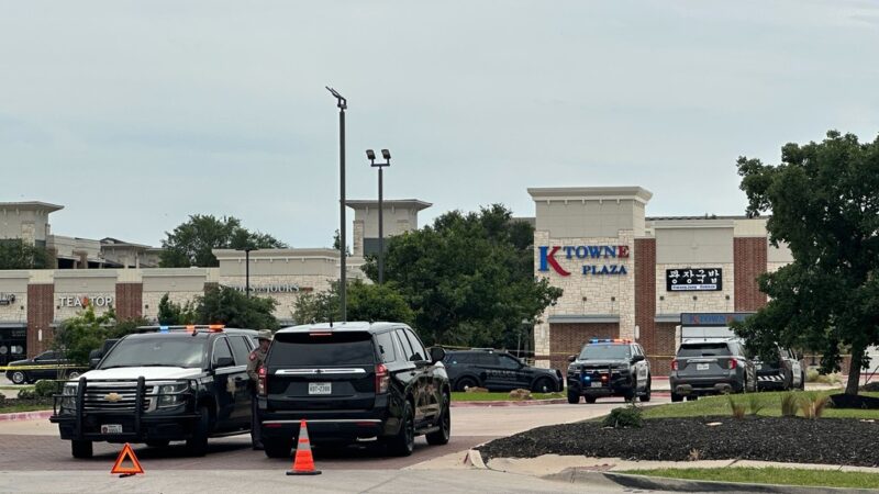 Duas pessoas morreram e três ficaram feridas após tiroteio em shopping em Dallas, nos EUA
