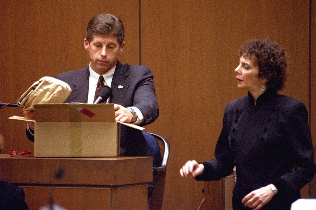 Mark Fuhrman, detetive do caso O.J. Simpson, morre aos 74 anos