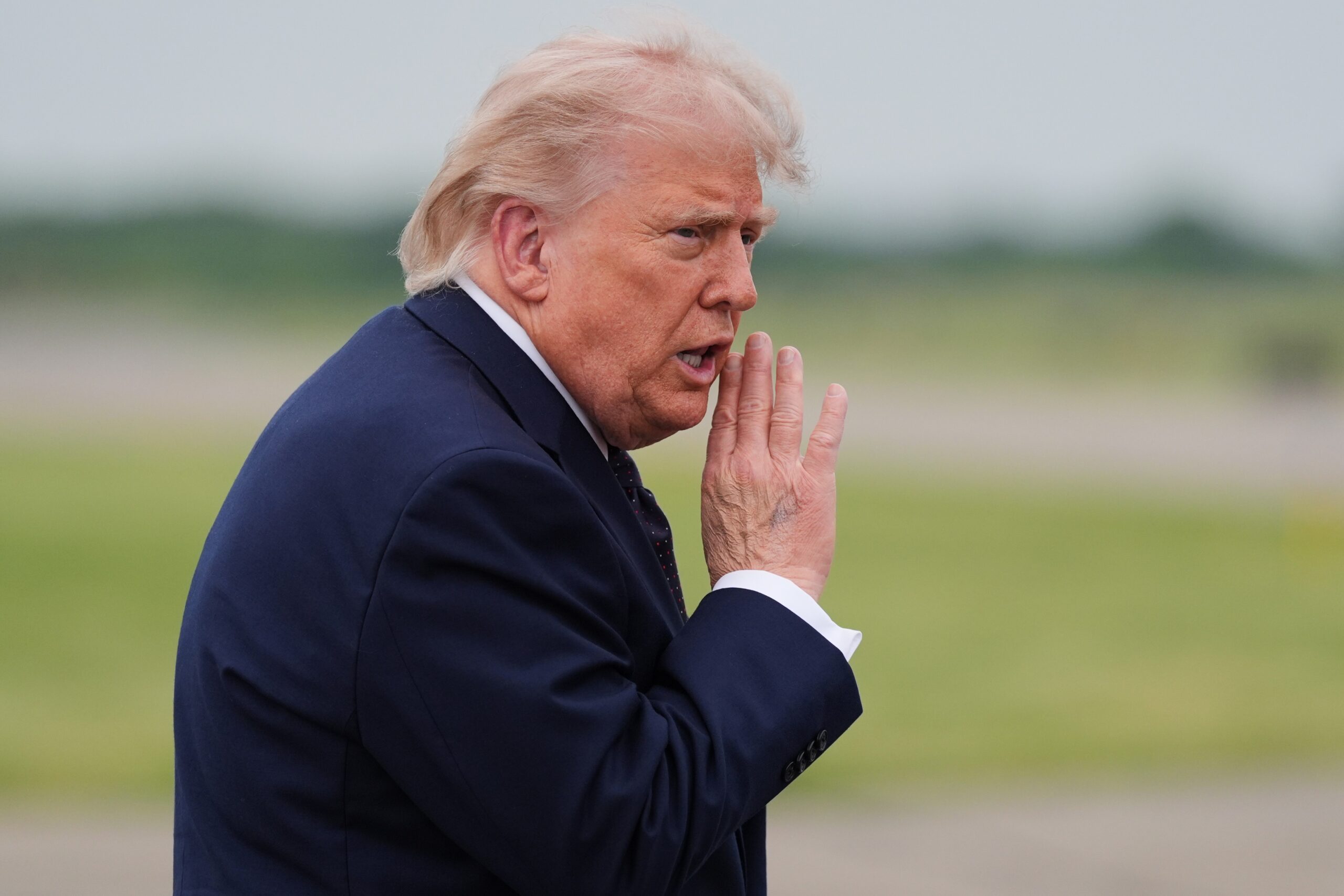 Trump diz que acordo com Irã ainda não está ‘totalmente negociado’, após prometer resolução até este domingo