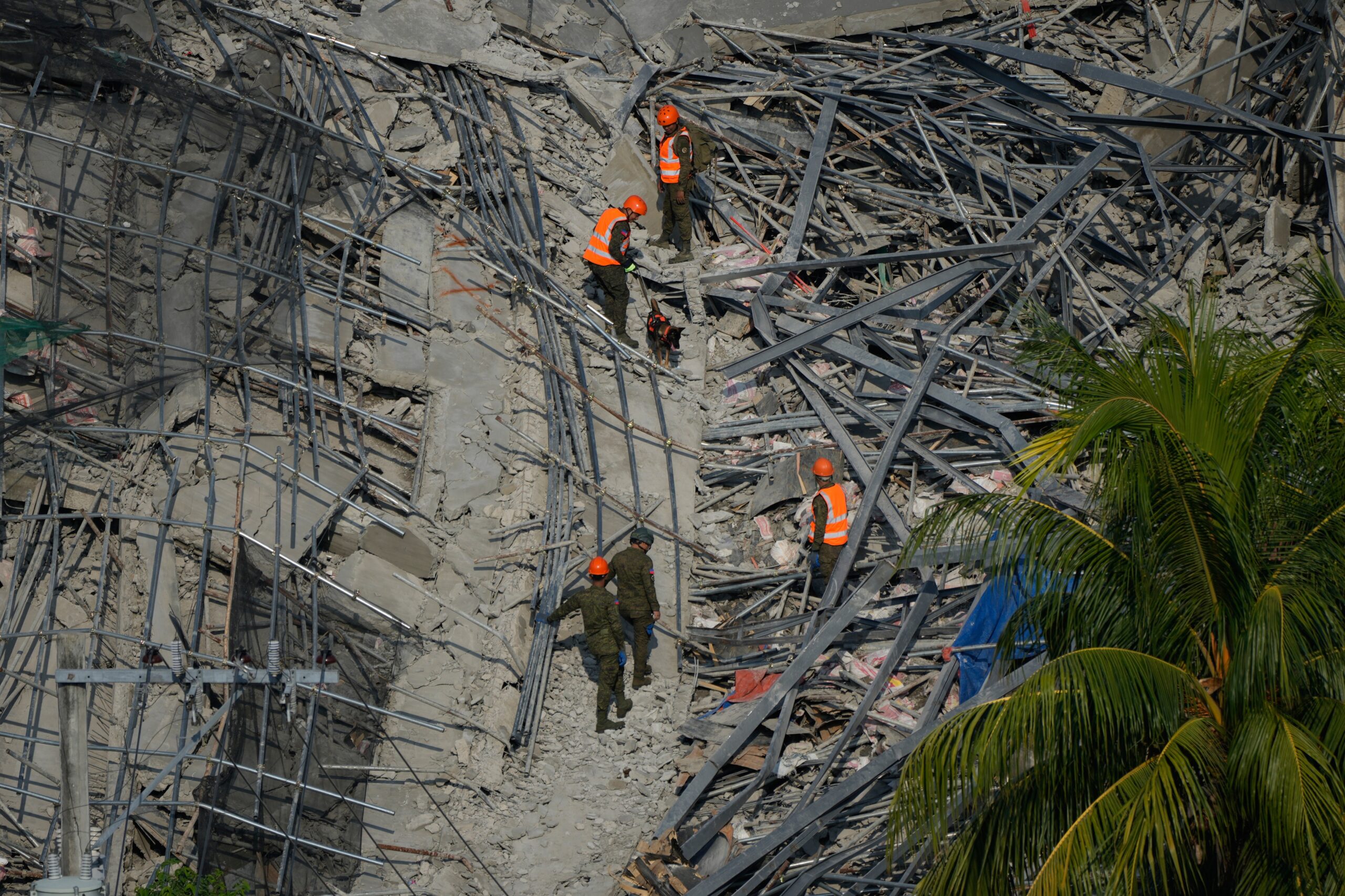 Desabamento de hotel em obras deixa 3 mortos e 17 desaparecidos nas Filipinas