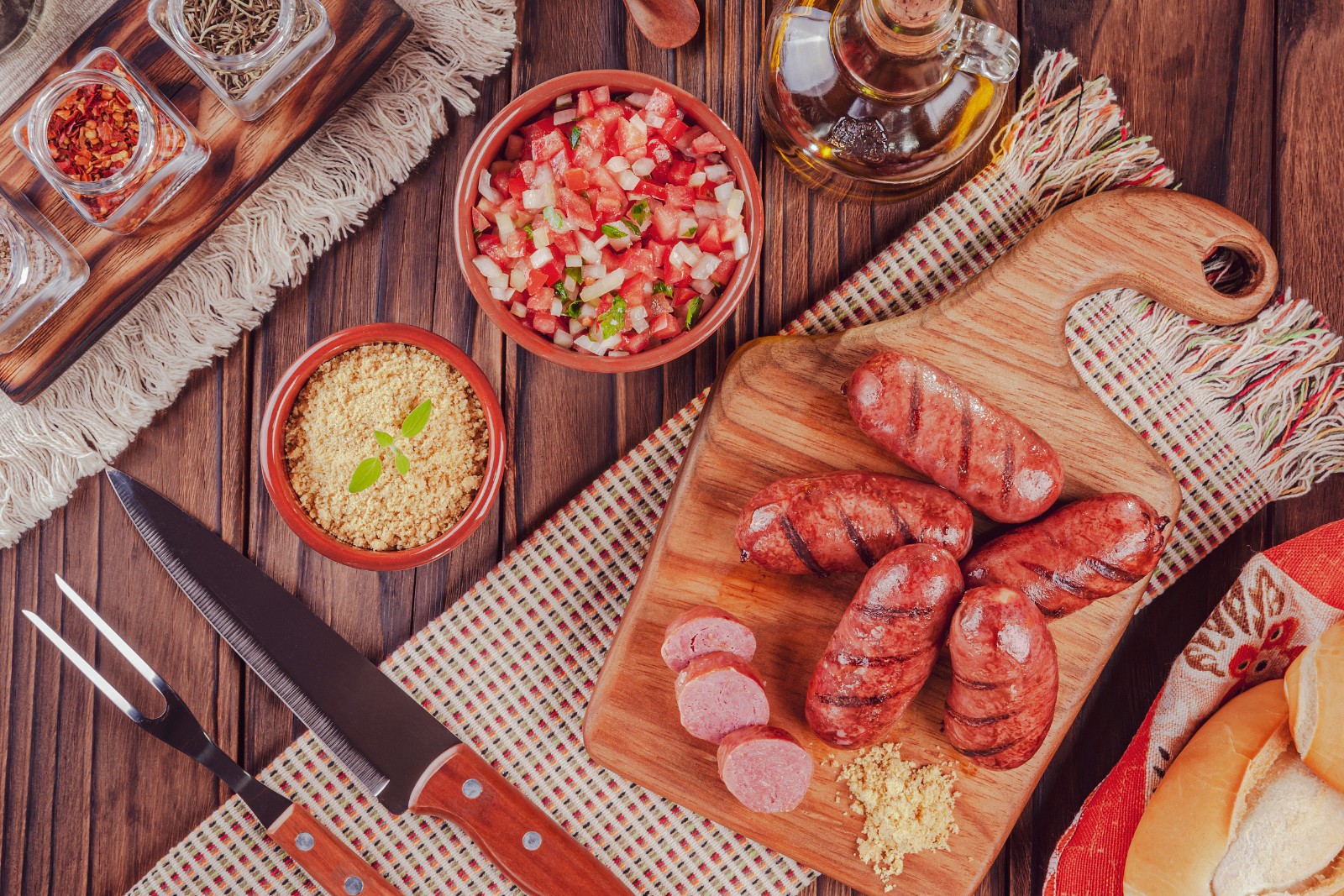 “Esquenta” da torcida: como preparar o churrasco de linguiça toscana perfeito