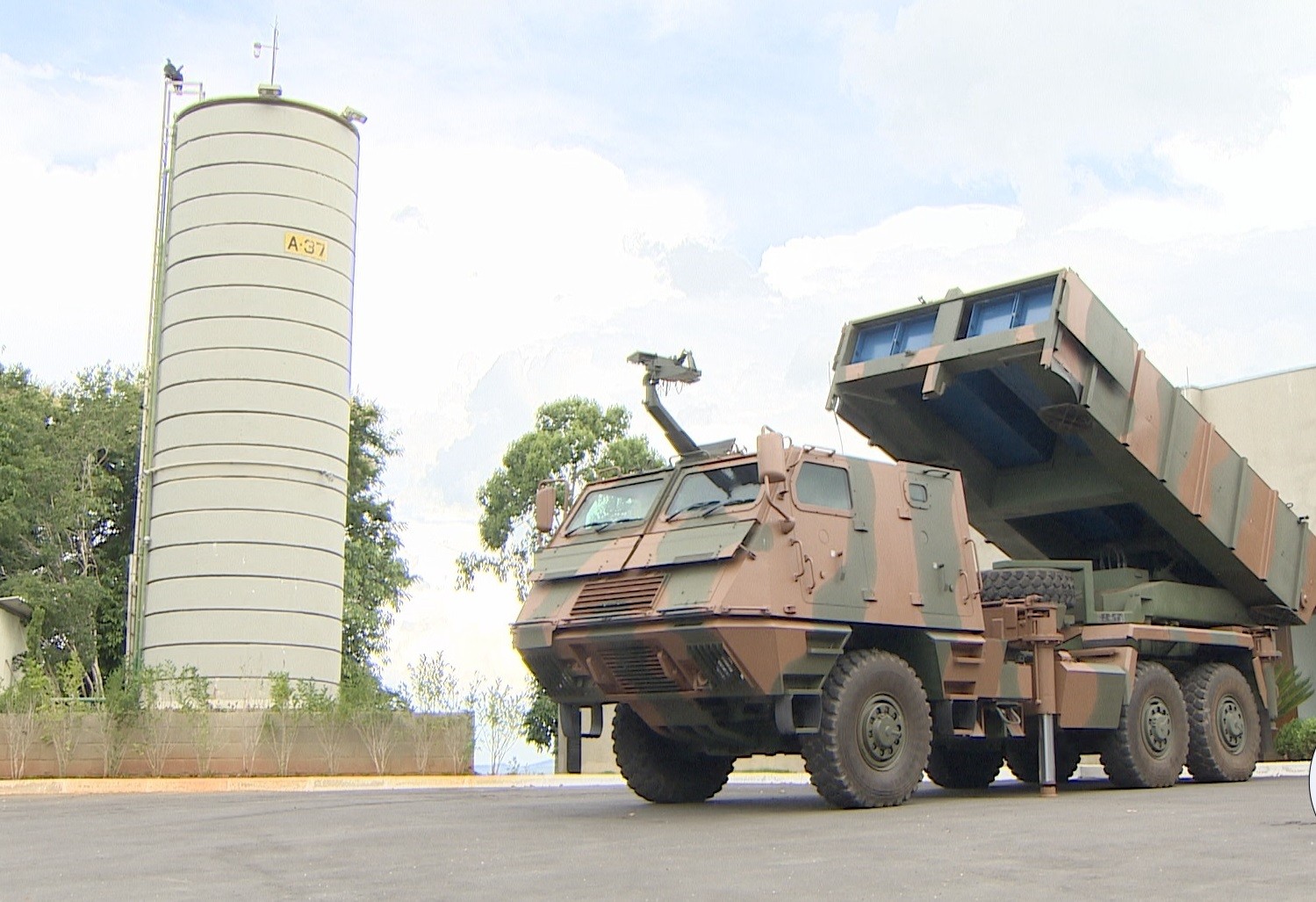 O que investimento de Joesley Batista em fabricante brasileira de armamentos em dificuldade indica sobre boom do setor bélico
