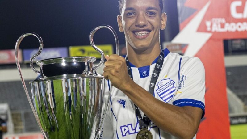 Moacir elogia garoto Gustavo após goleada do CSA: “Causou problema para a defesa do CSE