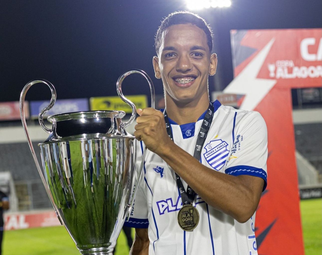 Moacir elogia garoto Gustavo após goleada do CSA: “Causou problema para a defesa do CSE