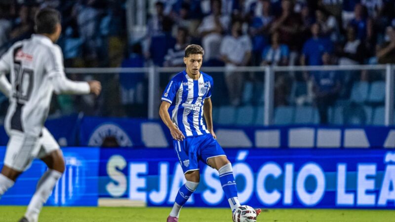 Entenda o planejamento do Athletico para o zagueiro Bruno Baldini, reforço vindo do Avaí