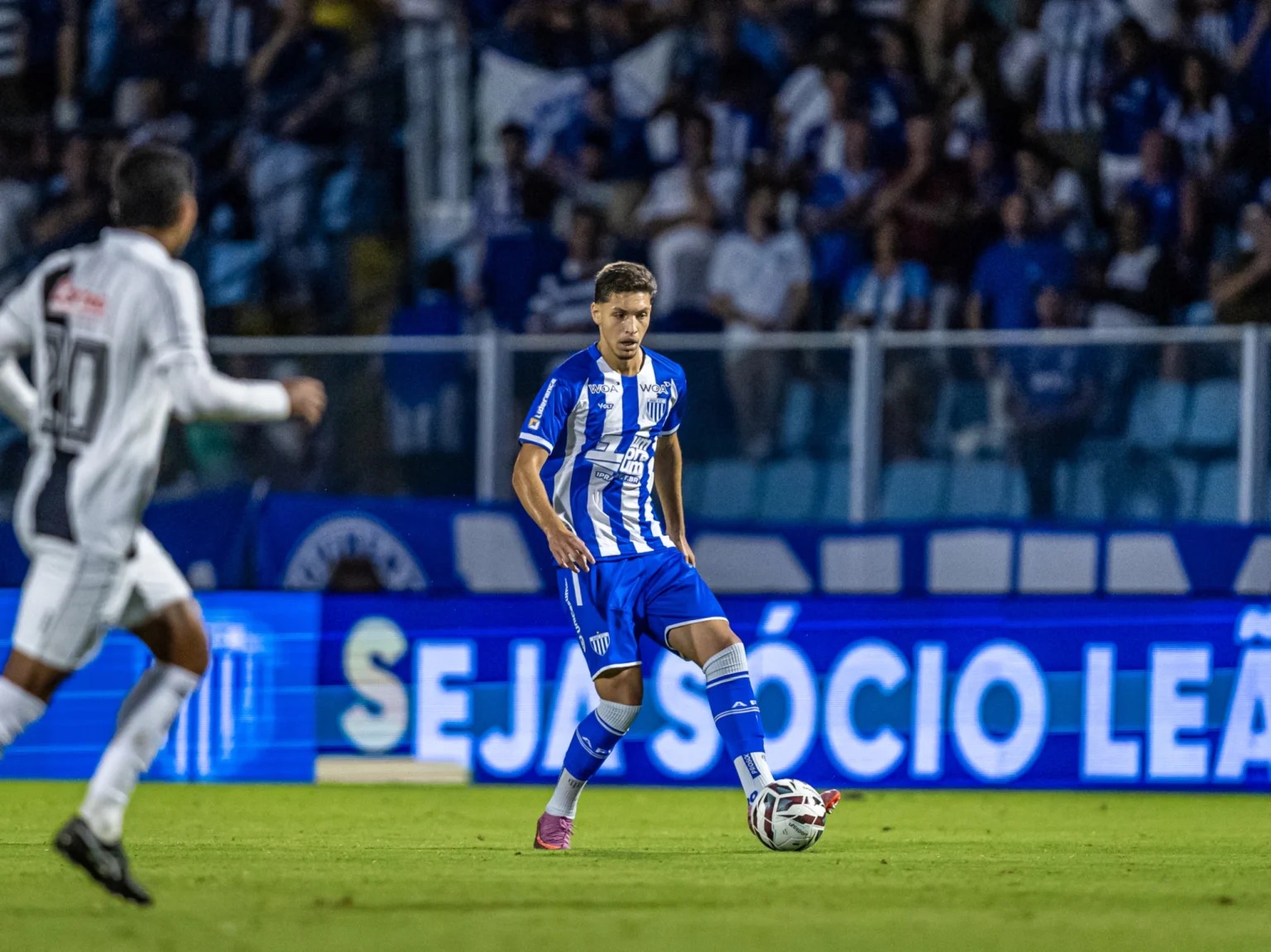 Entenda o planejamento do Athletico para o zagueiro Bruno Baldini, reforço vindo do Avaí