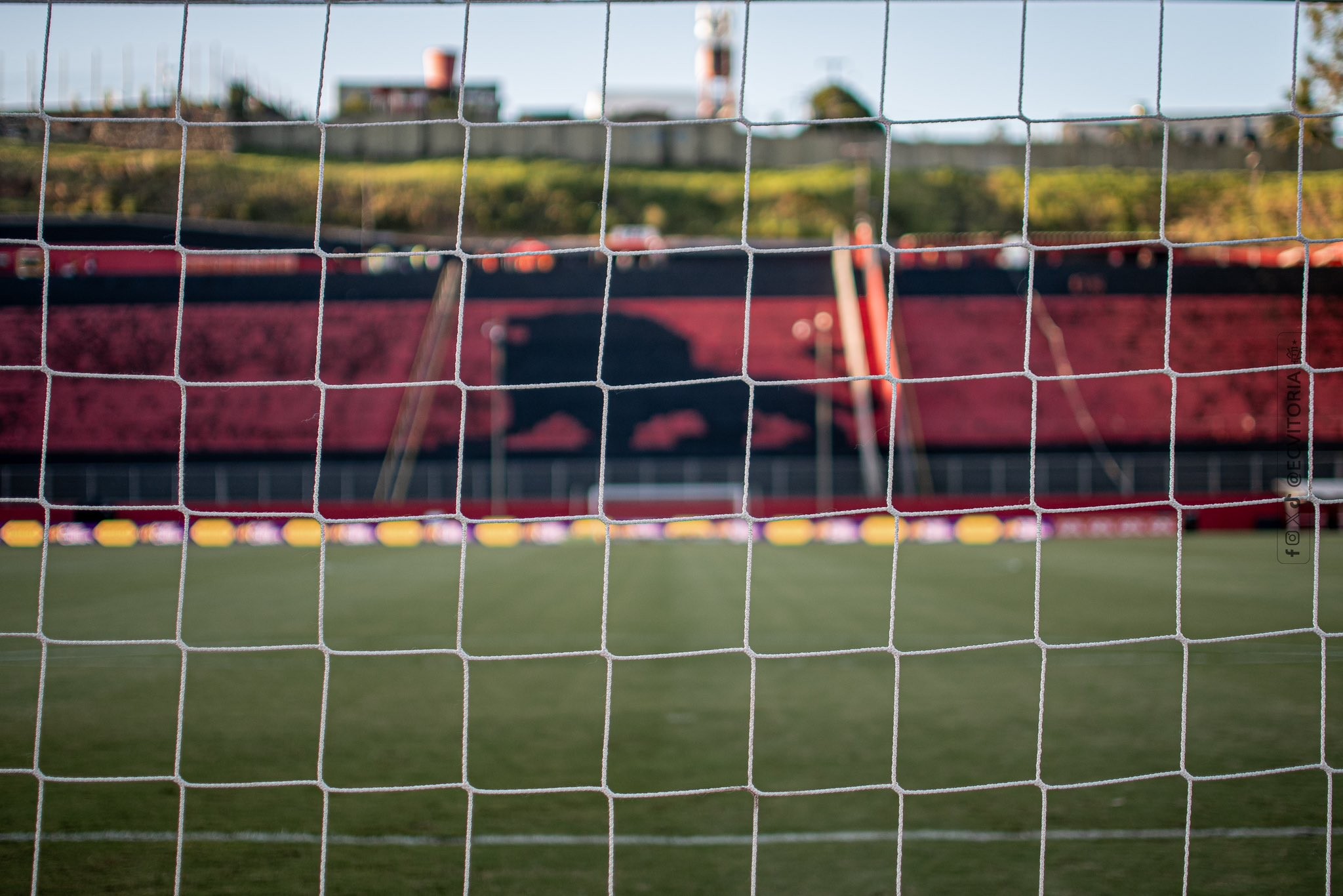 Vitória x Coritiba: onde assistir ao vivo, horário e escalações