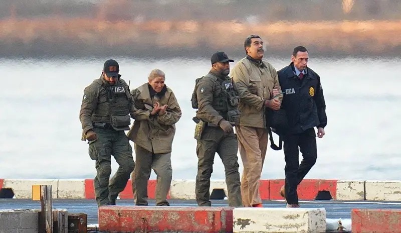 EUA investigam Maduro por suspeita de lavagem de dinheiro, dizem funcionários do governo