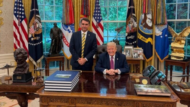 Trump elogiou Lula durante reunião com Flávio Bolsonaro