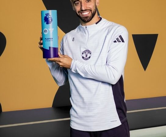 Bruno Fernandes é eleito o melhor jogador da Premier League