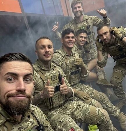 Em tom bem-humorado, Luiz Araújo faz referência a Call of Duty após caos em Independiente Medellín x Flamengo