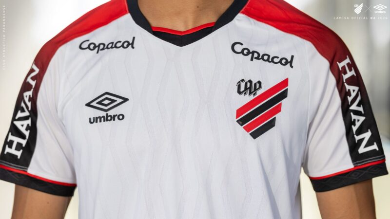 Athletico lança nova camisa número 2 em referência ao título da Copa do Brasil; veja fotos