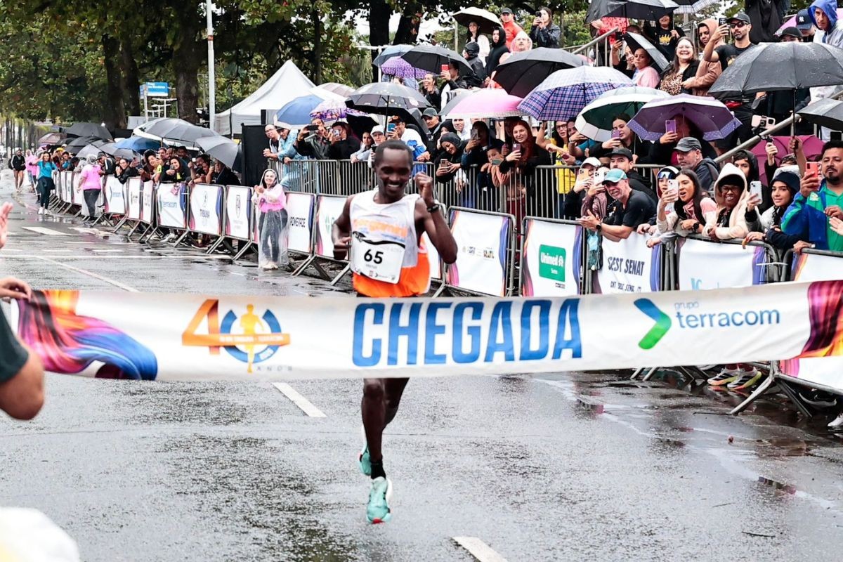 Queniano Vestus Cheboi vence a 40ª edição dos 10 KM Tribuna-Terracom em Santos