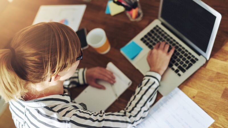 De renda extra a negócio próprio: como transformar uma ideia em uma empresa sua