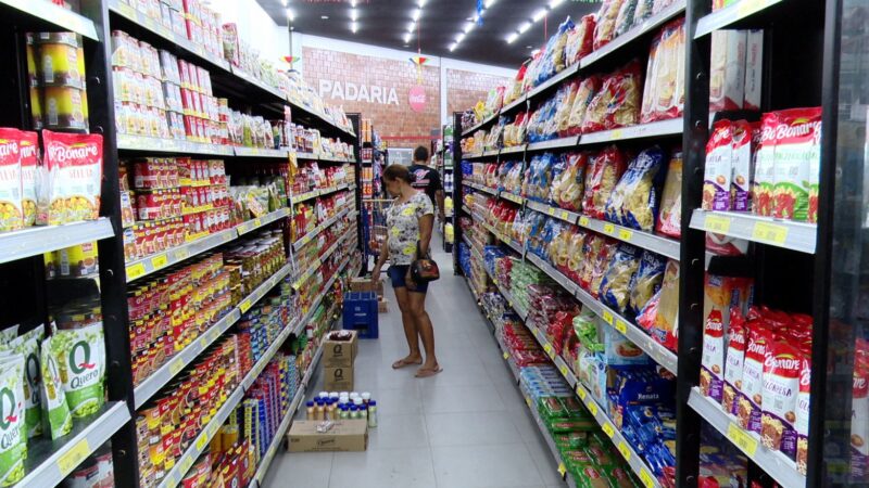 IPCA: inflação desacelera para 0,67% em abril, mas alimentos seguem como principal pressão