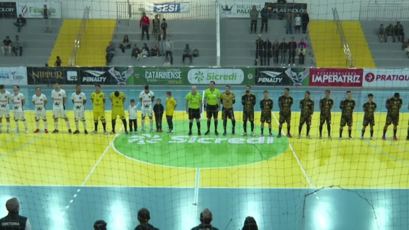 Floripa vence Caçador e reage no Catarinense de Futsal