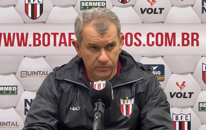 Tencati tranquiliza torcida em meio a jejum do Botafogo-SP: “Não vamos disputar na parte debaixo”